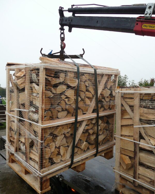 MÉLANGE DE BOIS DURS – DEMI-PALETTE – 25 CM – PALETTE 1 M3 – 1.5 STÈRES